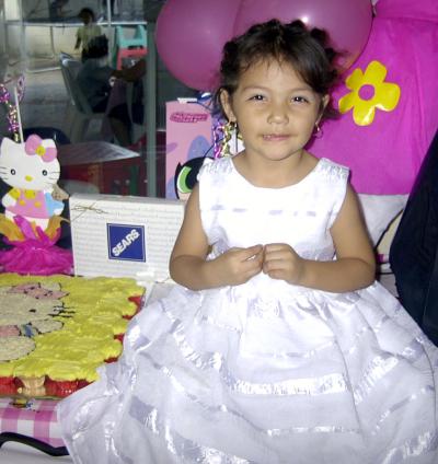 Tres años cumplió  Emily Cristal García Moreno, fue festejada por su mamá Petite Moreno Dávila.