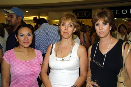 Isabel Soto, Viviana Barrena y Laurencia Sambucci.