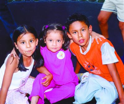 Diana, Mariana y Felipe Medrano Herrera.