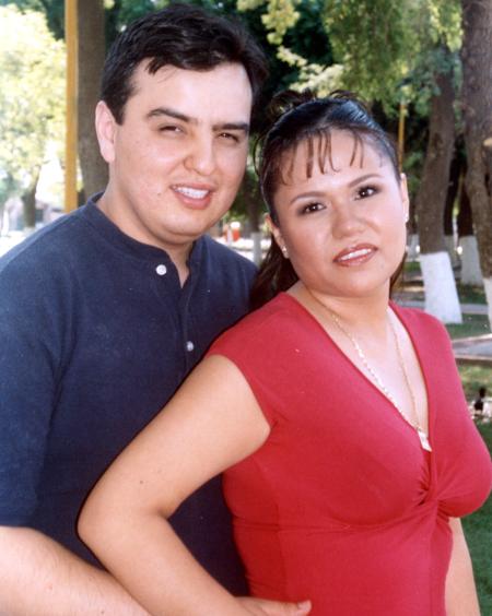 Jorge Pérez Vázquez y Mayela Delgado Fematt.