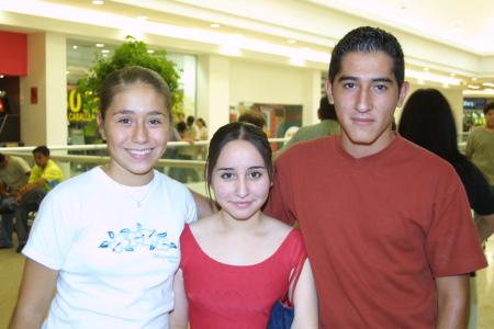  09 de agosto  
Valeria Acosta , Sofía Vázquez y  Sergio Mejía Favila.