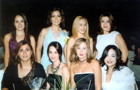 Brenda Román Flores con sus amigas Violeta García, Bárbara Rodríguez, Verónica Castaños, Luz María Trujillo, Jilma Ysáis, Jéssica Rodríguez y Regina Flores.