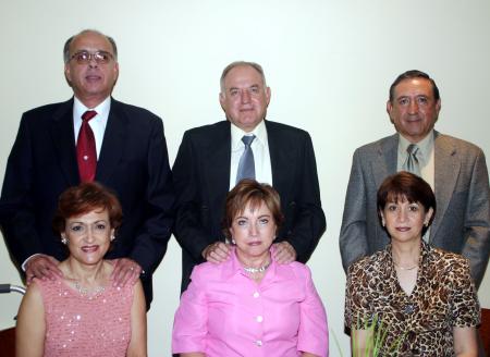 Armando Martínez y Lety de Martínez, Sergio González y Susana de González, Jesús de Lara y Ángeles de Lara.