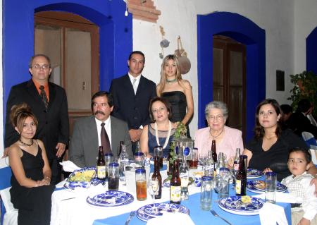 María Luisa de Barragán, Augusto Barragán, Arnoldo Rodríguez, Estela de Rodríguez, Nela Rodríguez, Mario Valdés, Estela Barragán, Elsa de Ríos y Jorge Ríos.