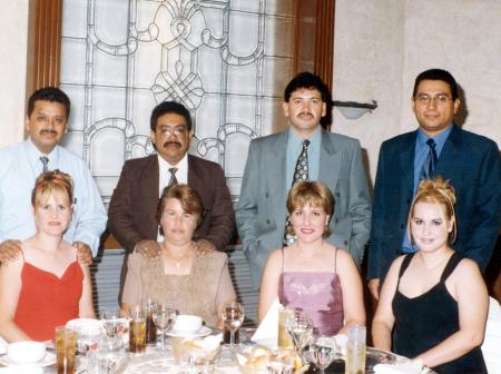 Juan Manuel López, Blanca Carbajal de López, Joel Villarreal, Griselda  Carbajal, Martín Guerra, Flor Carbajal de Guerra, Alfonso Arias y Alejandra Carbajal de Arias.