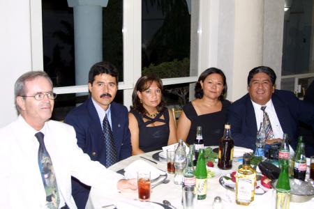 Cruz González  Ugarte, Juan Francisco Padilla, María Cristina de Padilla, Paquita de Núñez y Francisco Núñez González.