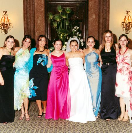 La novia Lizett Espinoza, acompañada de sus amigas, Paola González, Ana Lucía Fernández, María Matilde Campa. Claudia Valdez, Priscila Hernández, Adriana Valencia y Bárbara Berlanga.