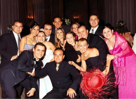 Los novios Bruno Solís y Lizett Espinoza con  sus amigos, Alejandro y Marcela Pimentel, Homero y Ale Ruiz, César y Mónica Pérez, Enrique y Mague Mery, Abraham y Georgina Maturino, Jorge y Adriana Múzquiz.