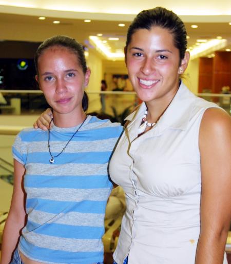 Dulce Zurita y Alejandra Pliego.