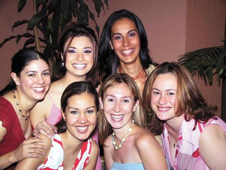 Jessica González, Sandra Garibay, Marcela Beltrán de Río , Alma González, Claudia Velazco y Rosina Olhagaray.