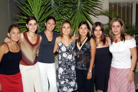 La fiesta de despedida de Mariana Ataxka Torres fue preparado por sus amistades íntimas; Mirvat Jalil, Laura Orduñon, Marisela Cañedo, Minerva Mena, Claudia Estrada y Cristina Méndez.