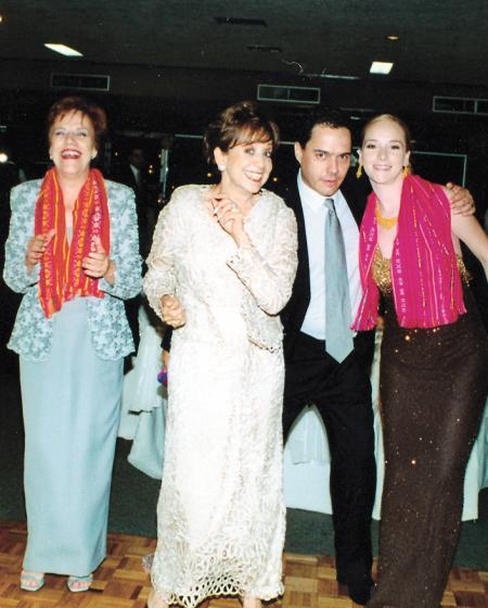 Graciela Arenal, Mary de Ducoulombier, Tere de Echeverría, Enrique Ducoulombier e Isadora de Ducoulombier.