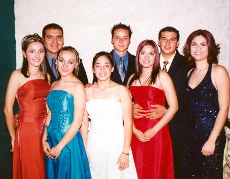 María Fernanda Hernández, Carlos Macías, José, Karla Yolanda y Talía Berenice Gutiérrez, Gabriel Castillo, Valeria y María José Rodríguez.