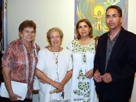 Sarita Ugarte, velia Ruiz y Evodio Seáñez.