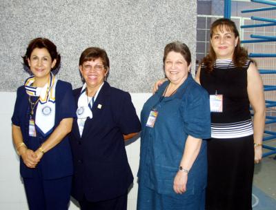 Leticia de Contreras, Jose de Ruiz, Tulita de Sada y Chela de Román.