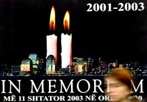 Cientos de familiares de las víctimas de los ataques del 11 de septiembre se congregaron  en Nueva York en la llamada 'zona cero' para pedir que el monumento que se planea construir se extienda hasta los cimientos de los edificios arrasados.