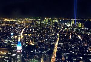 Un 'Tributo de luces' se le rindió a las Torres Gemelas en la madrugada del 11 de septiembre.