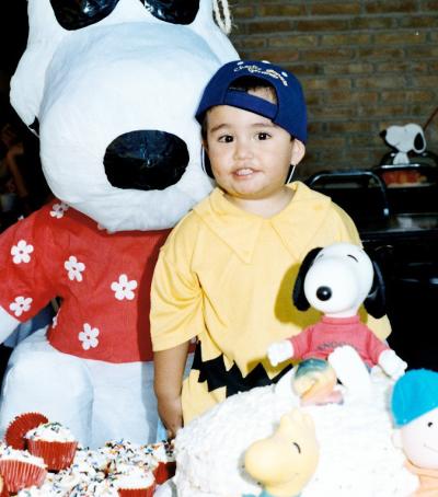 Por su segundo cumpleaños el pequeño Gerardo disfrutó de una piñata, organizada por sus papás, los señores Gerardo Landeros e Ileana Ávalos.