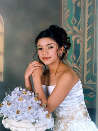 Srita. Perla Karina Veloz Ortega el día de su fiesta de quince años.