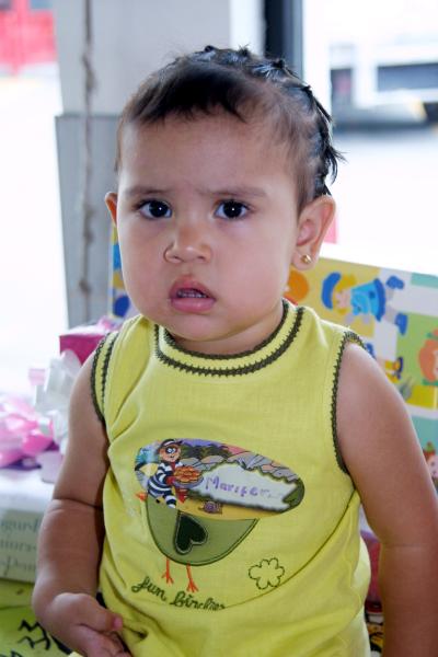 María Fernanda en la piñata que le organizaron sus papás los señores Jesús Martell Morales y Griselda Salazar de Martell por su segundo aniversario de vida.