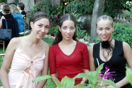 08 octubre

Rosa Carmen Flores, Daniela Valencia y Ana Gilio.