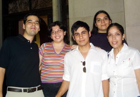 Carlos Cuadros, Blora Hernández, Mónica Pérez, Miguel Herrera y Bety Elizalde.