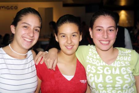 Laura Martínez, Brenda Cassio y Pily Revuelta.