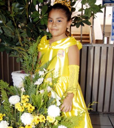 La pequeña Samantha Ofelia Luján en la fiesta que se le organizó por su sexto aniversario de vida.