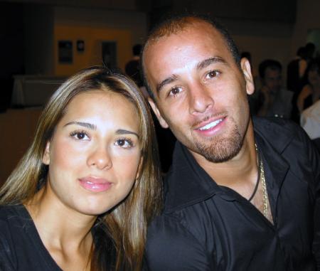 Arely de Rodríguez y Johan Rodríguez.