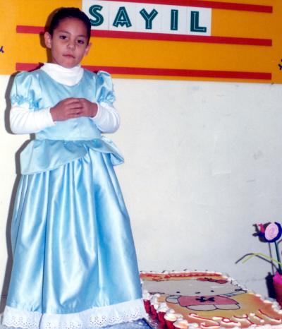 La niña Sayil festejó su quinto aniversario de vida con un grato convivio ofrecido por su s papás, Jothsman Calderón Flores y Sandra Blanco Aguilar.