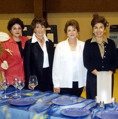 Bertha de Gutiérrez, Jossie Iriarte, Celia de Iriarte y Lucy Calvillo.