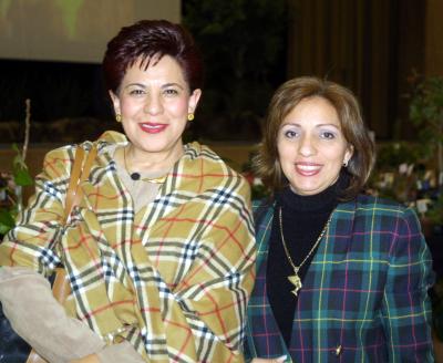 Gaby de López y Laura de Arroyo.