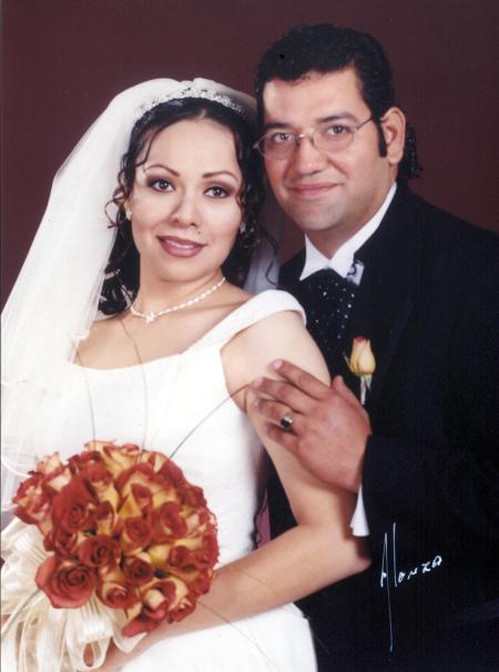 Sr. Alberto Salazar Sada y Srita. Lydia Oralia  Hernández Meza recibieron la bendición nupcial en la iglesia de La Inmaculada Concepción el 15 de  noviembre de 2003.

Estudio Alonzo