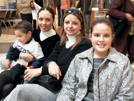 Marifer Aguilar de Lozano, ALberto Lozano, Ilse Fernández Pose e Ilse Pose de Fernández