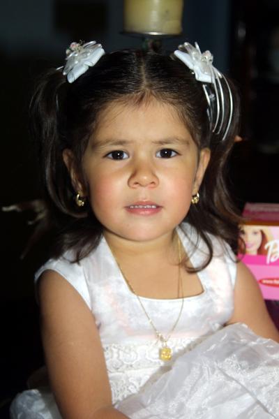 La pequeña Leslye de la Torre Lozoya cumplió tres años de vida y lo festejó con una divertida fiesta infantil.