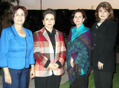 Laurencia de González, Tere de Fernández, Ivone de Dávila y Alma Rosa de Campos.