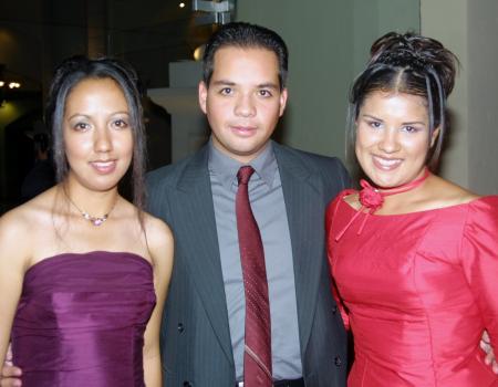 Consuelo de la Paz, Luis Salazar y Ana Luisa Encerrado.