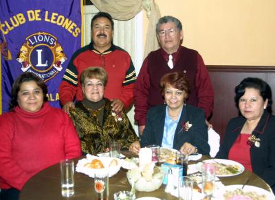 María Luisa Espino Andrade, César García, Carmelita García, Guillermo Valdez, Adriana de Valdez y Marthita Ramos