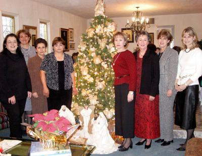 Laurencia de González, Marilú de Gidi, Luly de Álvarez, Chelo de Macías, Laura de Martínez, Margarita de Rivera, Susy de Rodríguez y Luly de Berlanga