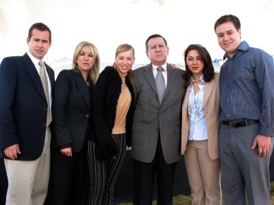 Arturo Gilio con sus hijos Arturo, Magaly, Ana Isabel, Liliana y Toño.