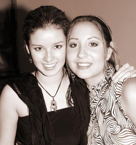 Renata Olivares y Angelina Peressini.