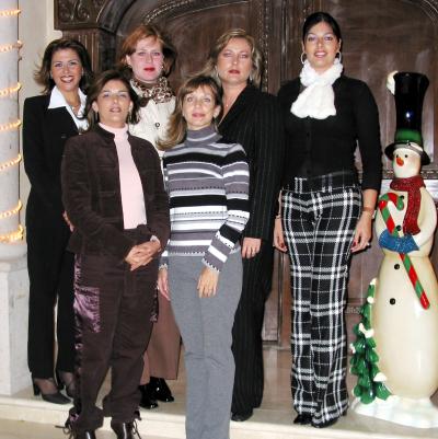 Lucía de Reed, Naima de Mexsen, Mónica de Pérez, Bárbara de Garza, Elisa de Milán y Susana de Boehringer en un convivio.