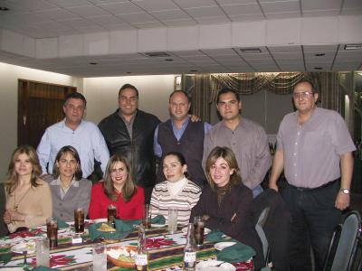 Rodolfo Parada, Cecilia Paloma, Marielena Verano, Armando Zurita, Gerardo tueme, Liliana Acuña, Mónica Morfín, Ricardo Conte, Lizeth Valerio y Alfredo Aguado en su posada navideña.