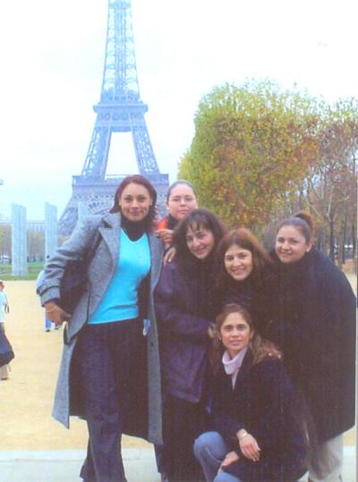 Maru Rodríguez, Pamela Ochoa, Alma Dilia, Esther Aguilera, Paola Ortiz y Elvia Ochoa en un viaje por el Continente Europeo.j