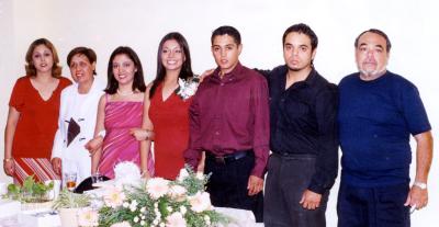 Norma Mireles, Estela Borjas, Estela Mireles, Mayra Muñoz, Miguel Ángel Mireles, Luis José Mirelres y Luis Mireles en pasado aconteciemitno social.