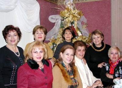 Ángeles de Lara, Carolina de Alonso, Pilar de Vázquez, Lupita de Issa, Rosalía de Gamboa, Mary de Gamboa, Alma de Machado y Yolanda de Porragas.