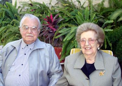 Don Braulio Fernández Aguirre y doña Lucía A. de Fernández Aguirre estimable matrimonio lagunero captado recientemente