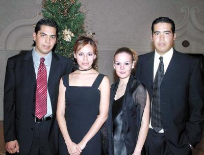 03 de enero
Óscar Aguirre, Estefanía Hernández, Ximena Martínez y Carlos Aguirre.