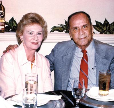 Peggy Brown de Valderrama y Francisco Balderrama Ruiz celebraron sus bodas de oro en el 2003.