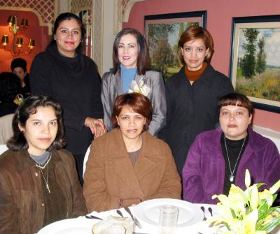 Adriana Villarreal con Soraya Ayala de Pérez, Berenice Valdez de Galarza, Ana Sánchez Rangel, Elena Miranda y Jatziri Ávila.